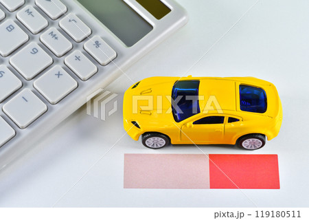 グラフと電卓と車で残クレのイメージ グラフと電卓と車で残クレのイメージ 119180511