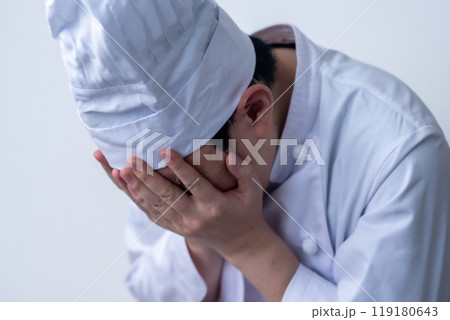 料理人の男性 119180643