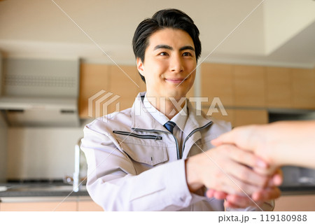 作業着の男性 作業着の男性 119180988