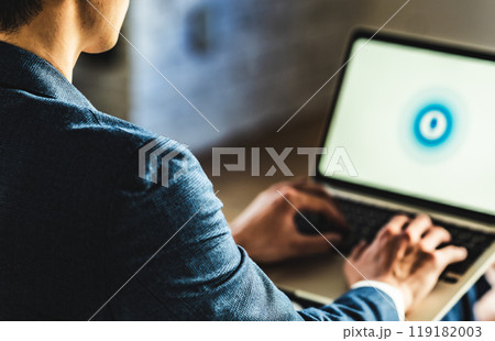 男性ポートレート 119182003