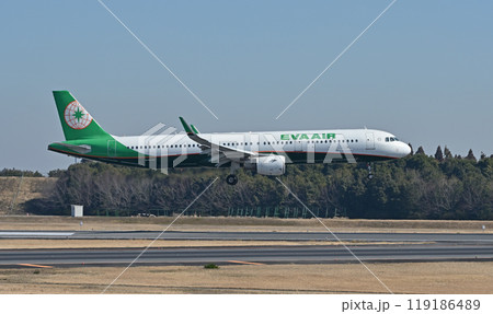 エバー航空A321十余三アプローチ 119186489