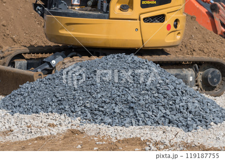 建設現場の砂利 建設現場の砂利 119187755