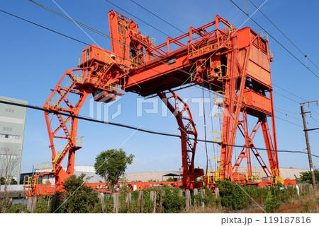 鶴見線海芝浦支線沿いのガントリークレーン 鶴見線海芝浦支線沿いのガントリークレーン 119187816