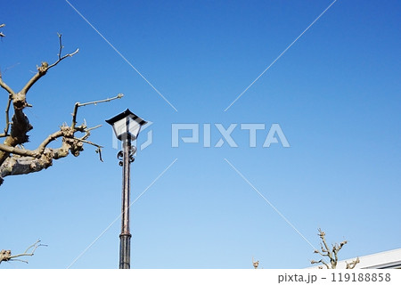 青空と街灯 青空と街灯 119188858