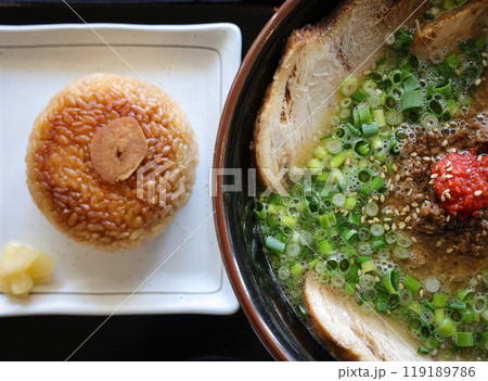 にんにくおにぎりとにんにくラーメン（青森県田子町） 119189786