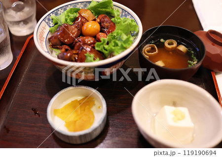 甲府鳥もつ丼 119190694