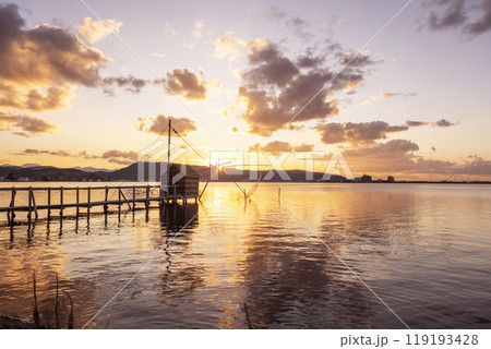 東郷池の夕暮れ 四つ手網 東郷池の夕暮れ 四つ手網 119193428