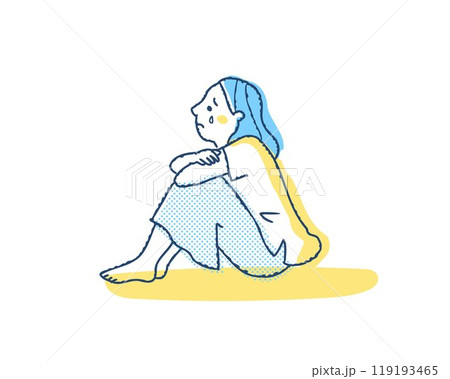膝を抱えて泣いている女性 119193465