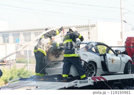 車両火災 交通事故 レッカー 車両火災 交通事故 レッカー 119193981