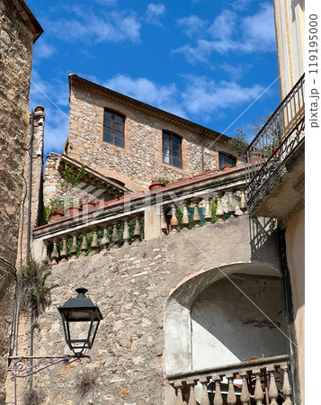 historic quarter in Girona with old houses 119195000