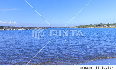 湘南三浦半島の神奈川県三浦市三戸浜の秋晴れ 湘南三浦半島の神奈川県三浦市三戸浜の秋晴れ 119195137