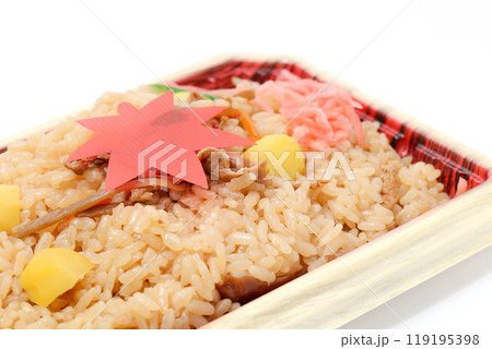 ご飯、炊き込み飯、釜飯、和食、お惣菜、食べ物、プラスチック容器、弁当、和食、ごはん、日本食、お米 119195398