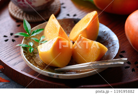 秋の味覚 柿 （ カットイメージ ）柿の実 かき 果物 119195882