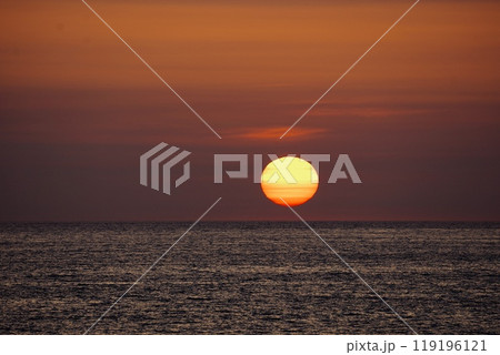 日暮れ 119196121