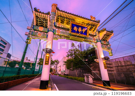 日本の横浜都市景観 10月。横浜中華街・延平門などを望む…＝令和6年10月11日 119196683