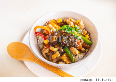 沖縄学校給食メニュー もずく丼 沖縄学校給食メニュー もずく丼 119198151