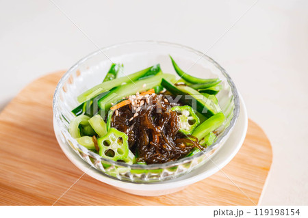 夏野菜とモズクのサラダ 119198154