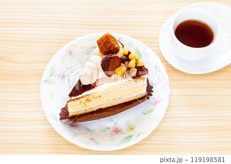 栗とサツマイモのケーキで秋のティータイム 栗とサツマイモのケーキで秋のティータイム 119198581