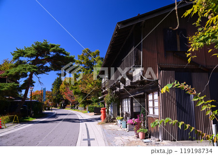 秋の中山道追分宿 119198734