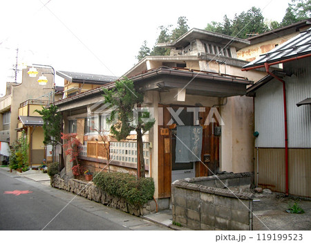 長野県の湯田中温泉の外湯(鷲の湯) 長野県の湯田中温泉の外湯(鷲の湯) 119199523