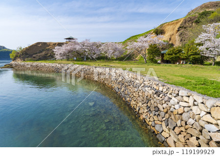 瀬戸内しまなみ海道の能島 村上海賊の居城跡 瀬戸内しまなみ海道の能島 村上海賊の居城跡 119199929