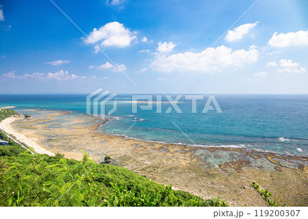 知念岬からみた美しい沖縄の海　イメージ 119200307