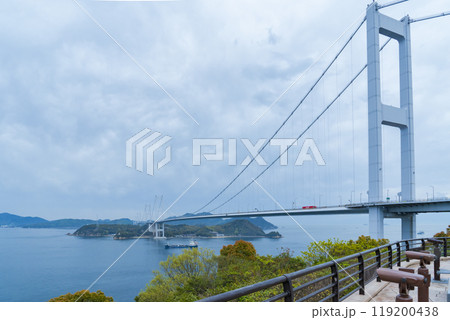 糸山公園より望む来島海峡大橋と来島海峡の景観 119200438