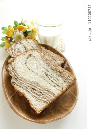 マーブルブレッドの朝食 119200735