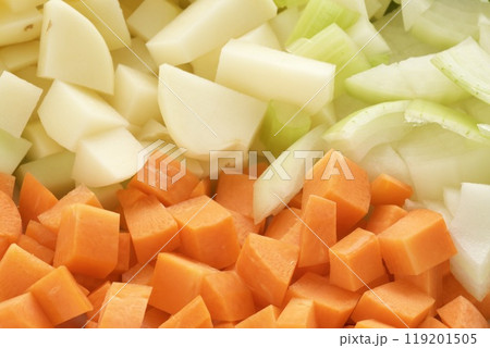 ニンジン、タマネギ、ジャガイモ、ブロッコリーのカット野菜 119201505