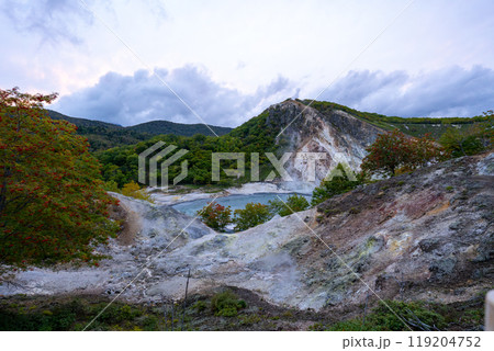 北海道　登別温泉　大湯沼の風景 119204752