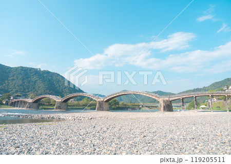 【山口県】岩国市の観光スポット晴れた日の錦帯橋 119205511