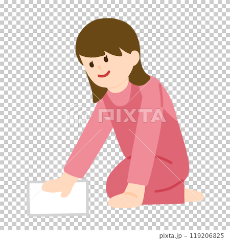 雑巾がけをしている女性 119206825