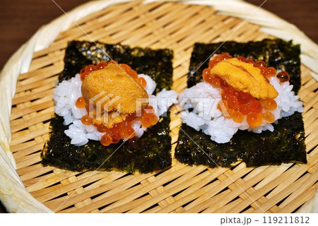うにとイクラの手巻き寿司 119211812
