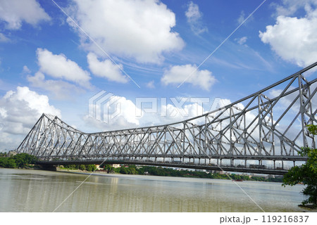 Landmark Howrah bridge over Hooghly River Landmark Howrah bridge over Hooghly River 119216837