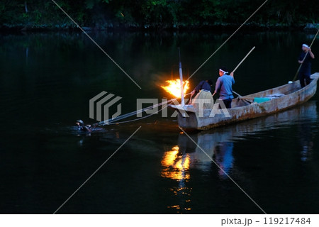 夏の風物詩の嵐山鵜飼 夏の風物詩の嵐山鵜飼 119217484