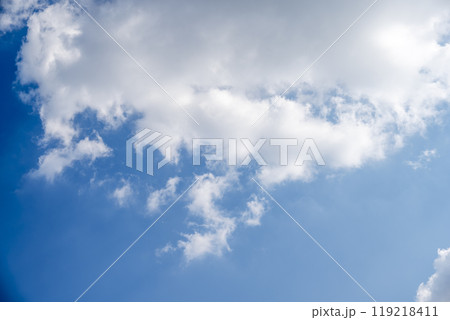 秋の空 青空 晴れ 10月 空イメージ 【東京都】 秋の空 青空 晴れ 10月 空イメージ 【東京都】 119218411