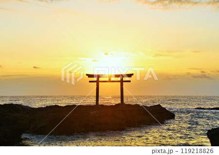 茨城県 大洗磯前神社からの初日の出 茨城県 大洗磯前神社からの初日の出 119218826
