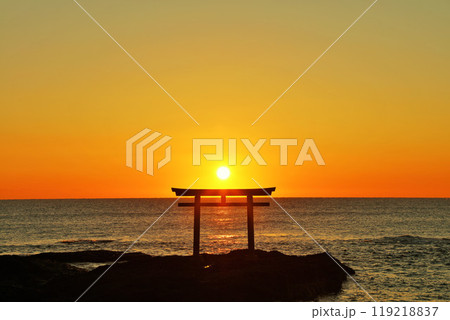 茨城県 大洗磯前神社からの初日の出 茨城県 大洗磯前神社からの初日の出 119218837