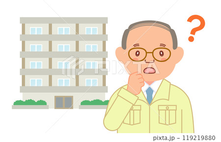 疑問を持つ作業服を着たシニア男性とマンション 119219880