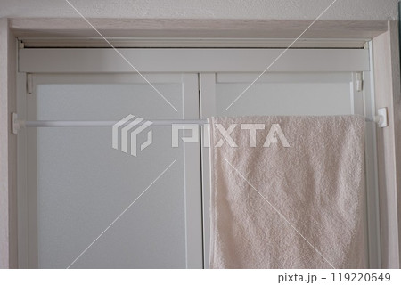 脱衣所の突っ張り棒 119220649