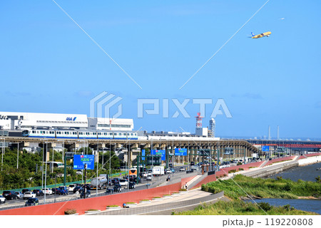 快晴の日の羽田空港ソラムナード 快晴の日の羽田空港ソラムナード 119220808