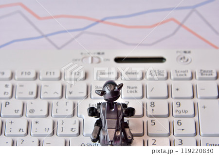 PCを操作するロボット犬 機械学習イメージ PCを操作するロボット犬 機械学習イメージ 119220830