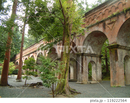 Aqueduct red bridge / 赤レンガで造られた水路閣,橋脚(琵琶湖疏水の水路橋) Aqueduct red bridge / 赤レンガで造られた水路閣,橋脚(琵琶湖疏水の水路橋) 119222564
