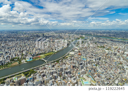 【都市景観】スカイツリーから見た隅田川と周辺地域 119222645