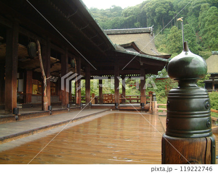Kiyomizudera in autumn rain / 初秋，秋雨の中の清水寺・清水の舞台 119222746