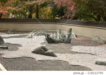 東福寺塔頭　龍吟庵　西庭「龍の庭」 119222795
