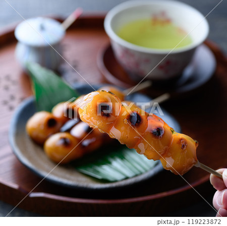 和菓子 みたらし団子 和菓子 みたらし団子 119223872