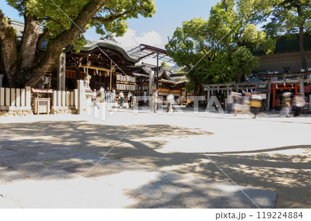 石切剣箭神社の本殿と御百度参り（2024年9月撮影） 119224884