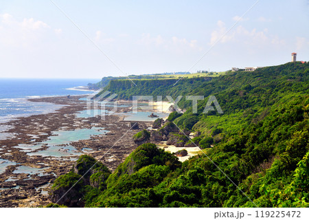 具志頭より摩文仁の丘方面を望む(沖縄県八重瀬町)【2024.10】 119225472