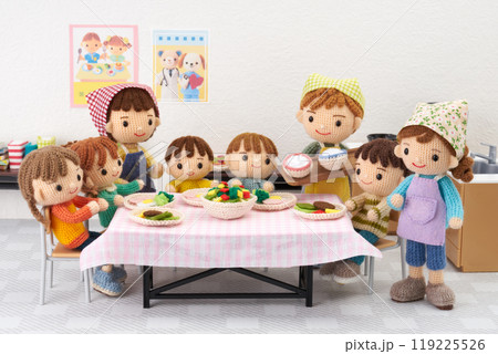 あみぐるみ人形　こども食堂イメージ 119225526